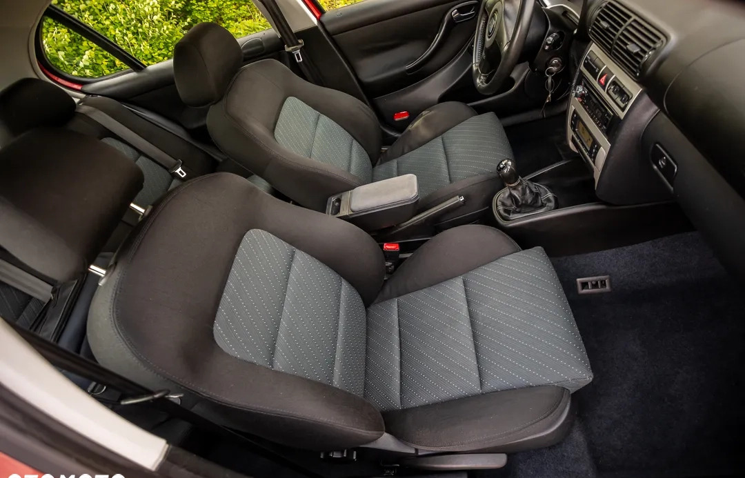 Seat Leon cena 7700 przebieg: 250000, rok produkcji 2005 z Gubin małe 379